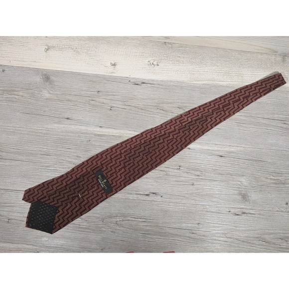 Bill Blass Black Label Men's Silk Tie 59" X 4" Burgundy w/ Yellow Geometric - Picture 3 of 5